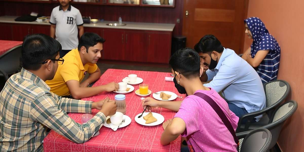 Samosas Saga Community Meetup Samosas Saga community meetup in Jaipur with players competing in a tournament while enjoying real samosas and chai